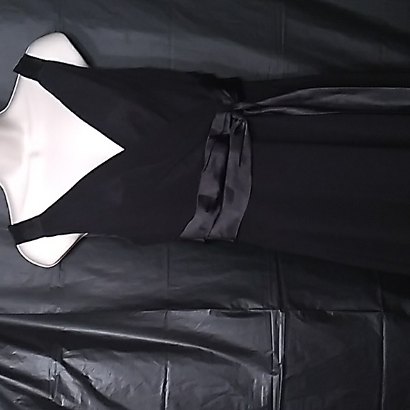 EVAN-PICONE DRESS - Picture 3 of 13